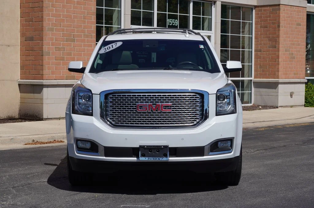 Used 2017 White GMC Denali image 3