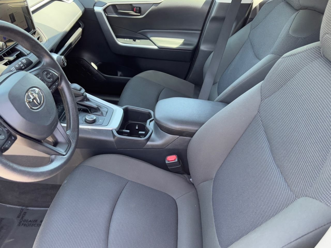 2025 Toyota RAV4 LE - Photo 17