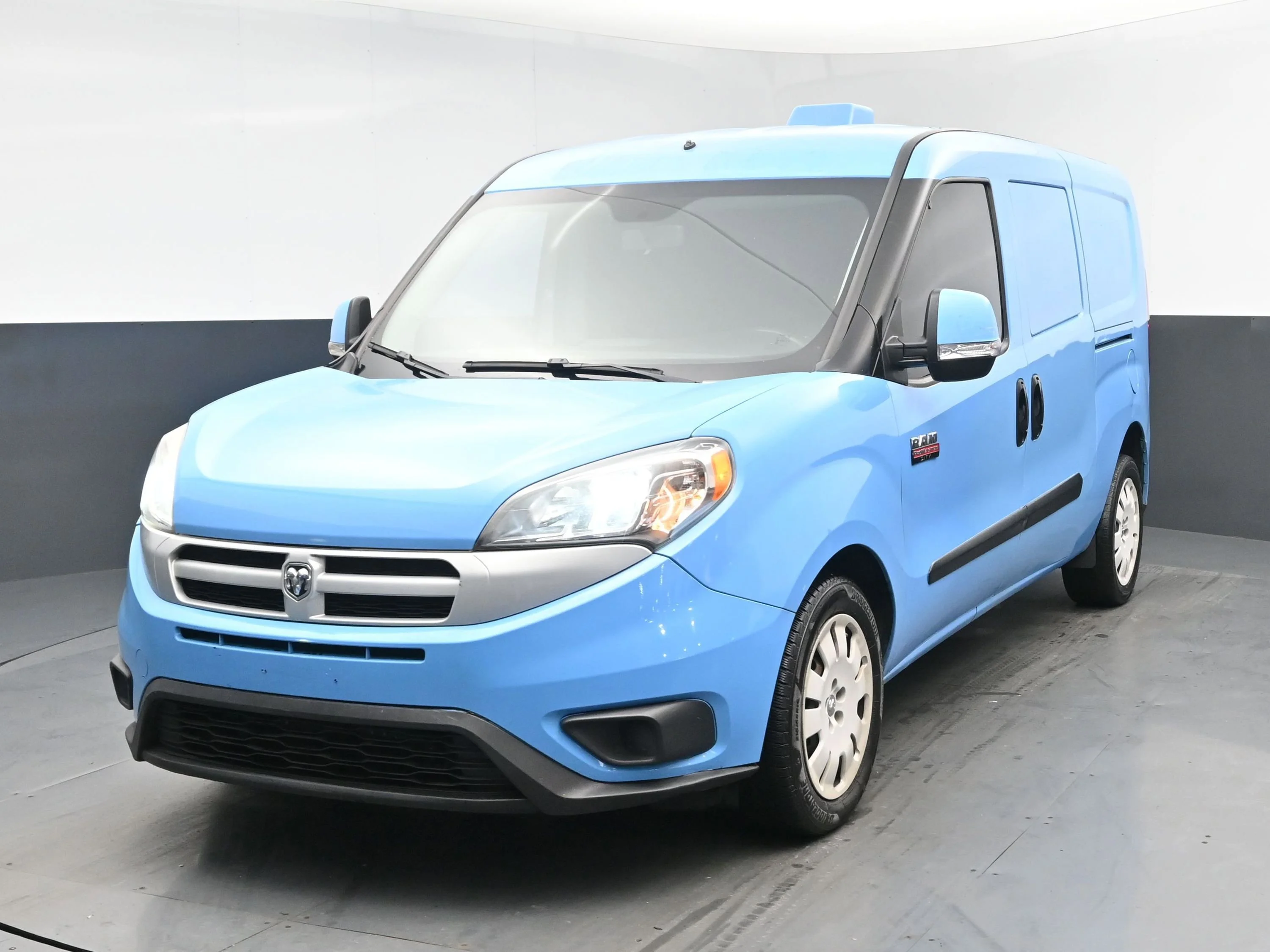 Used 2017 Blue RAM Tradesman SLT image 23