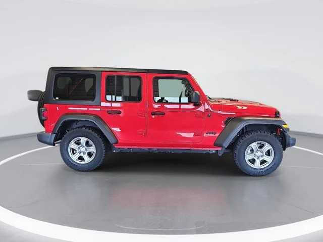 Used 2023 Red Jeep Sport S image 6