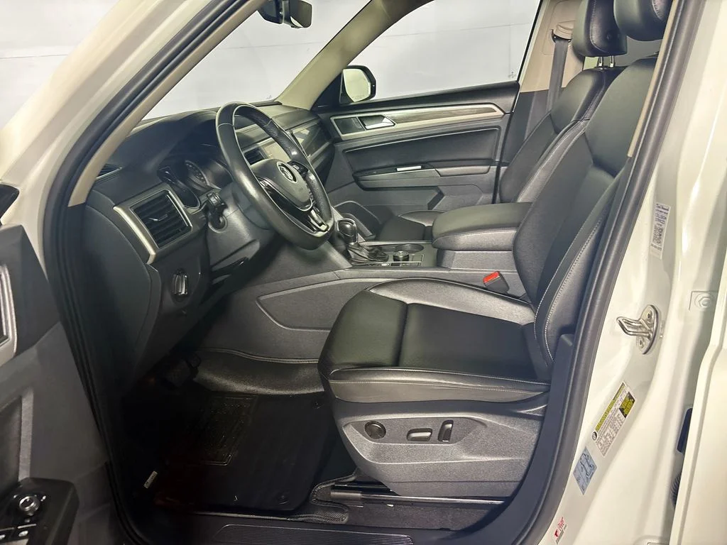 Used 2019 White Volkswagen 3.6L V6 SE image 11