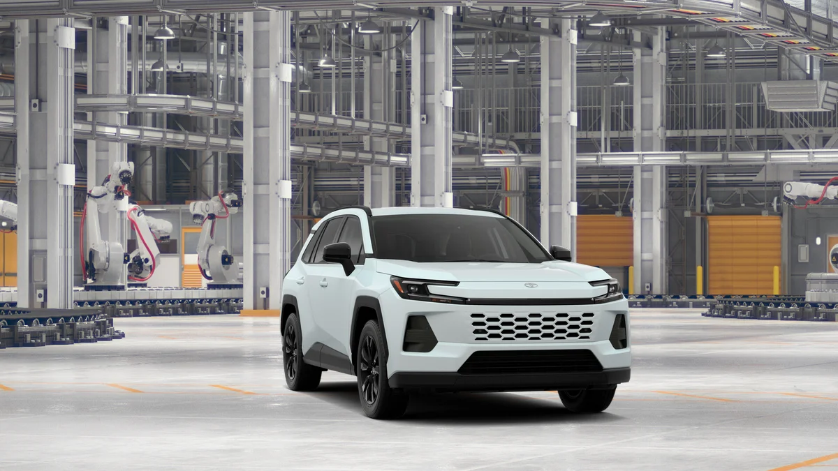 New 2026 Wind Chill Pearl Toyota XLE Premium image 16