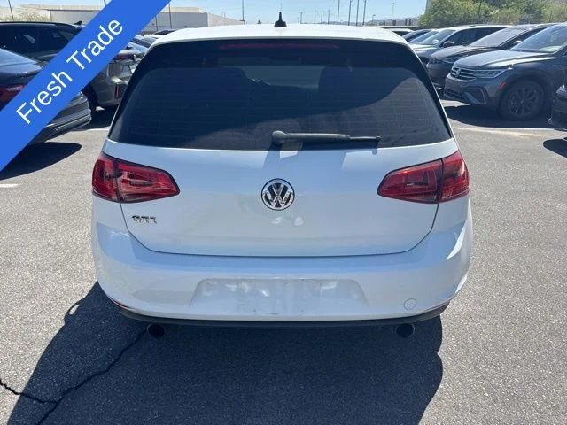 Used 2015 White Volkswagen  image 4