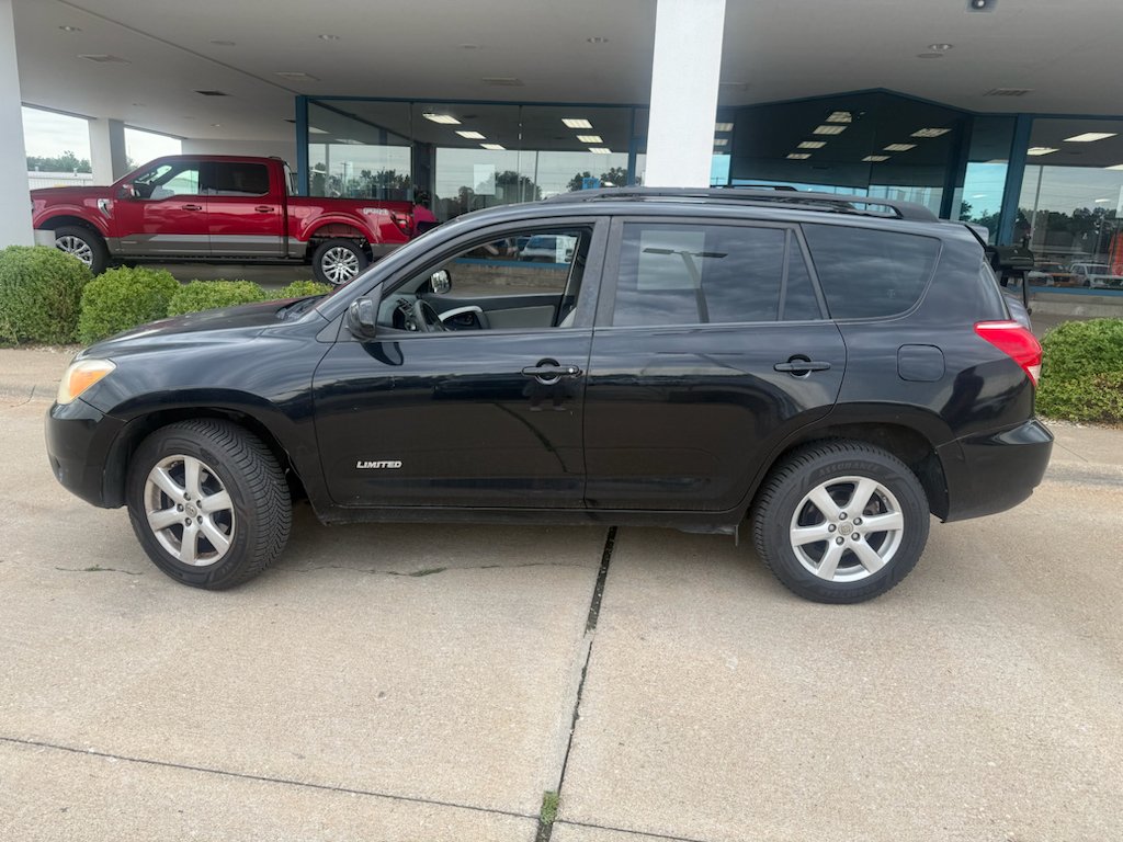 Used 2007  Toyota Limited image 13