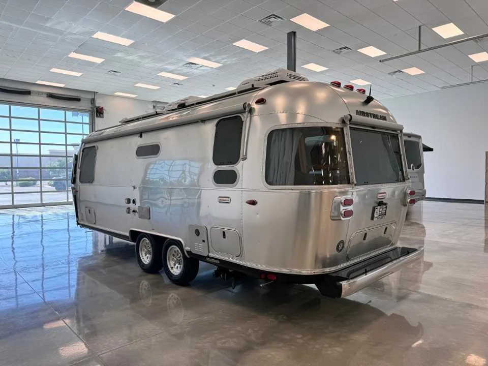 Used 2022 SILVER AIRSTREAM  image 3