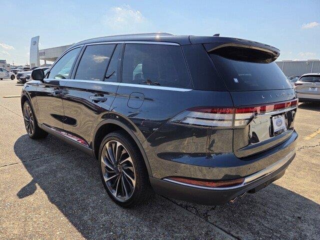 Used 2023 Flight Blue Metallic Clearcoat Lincoln Reserve image 3