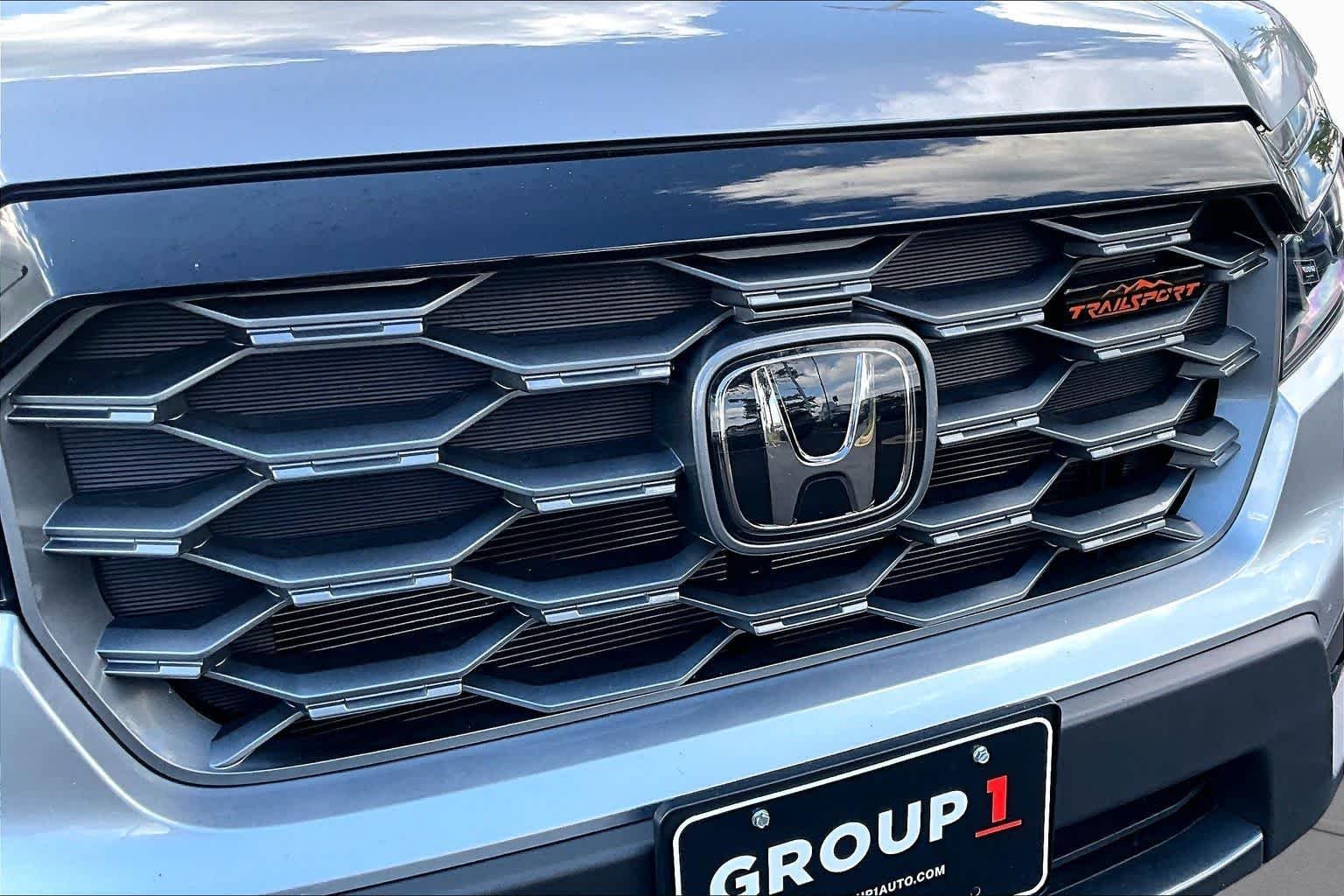 Used 2024 Lunar Silver Metallic Honda TrailSport image 29