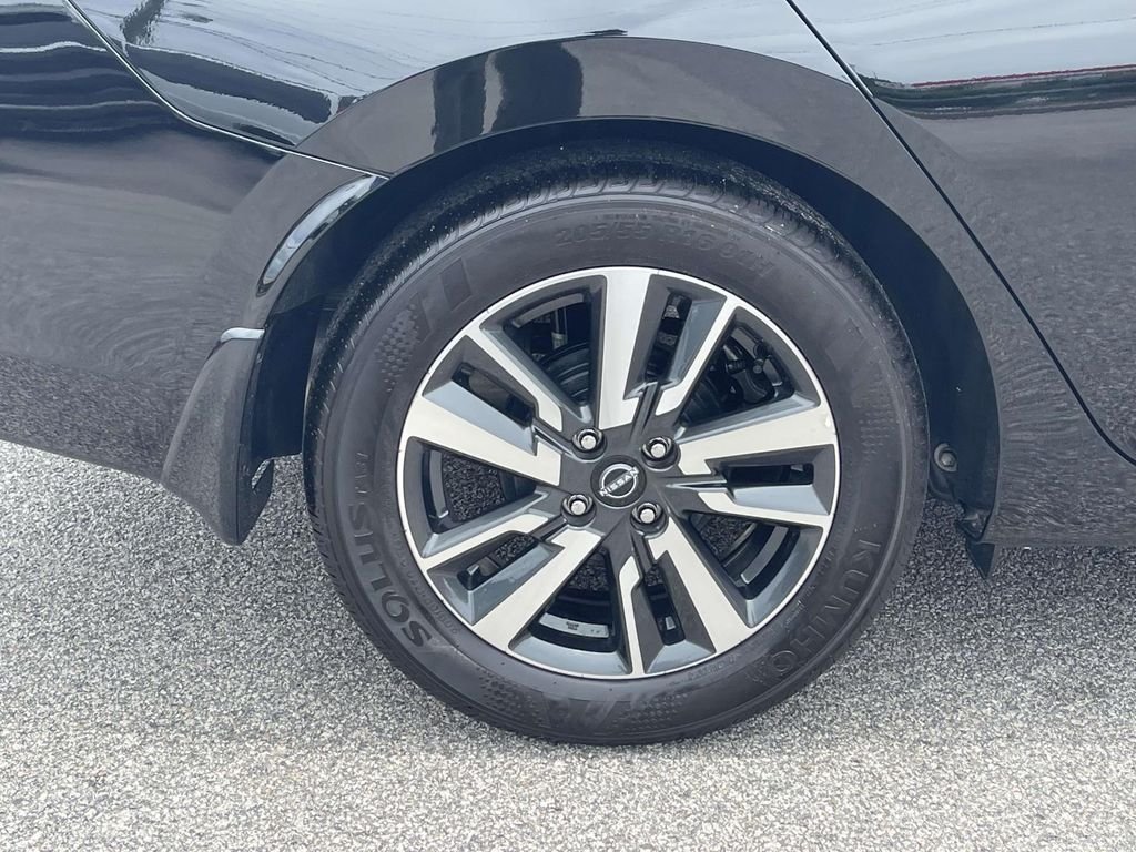 Used 2025 Black Nissan 1.6 SV image 7