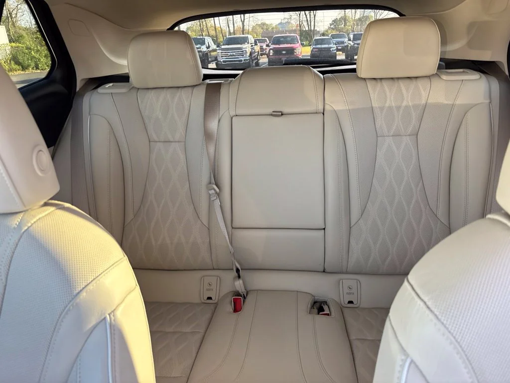 Used 2023 Red Buick Avenir image 27