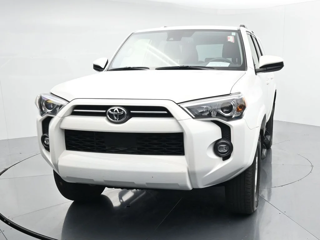 Used 2023 White Toyota SR5 image 3