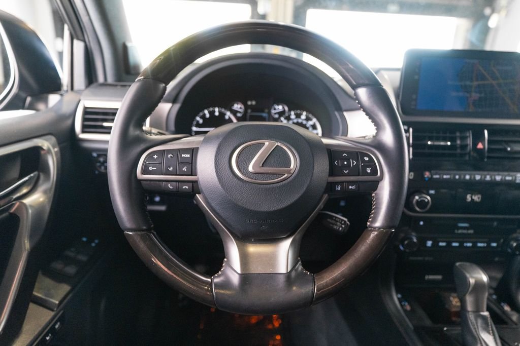 Used 2022 Black Lexus 460 image 15