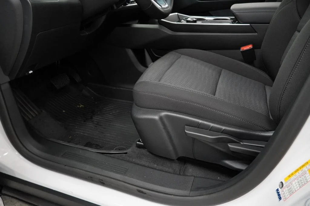 New 2026 Summit White Chevrolet LT image 22