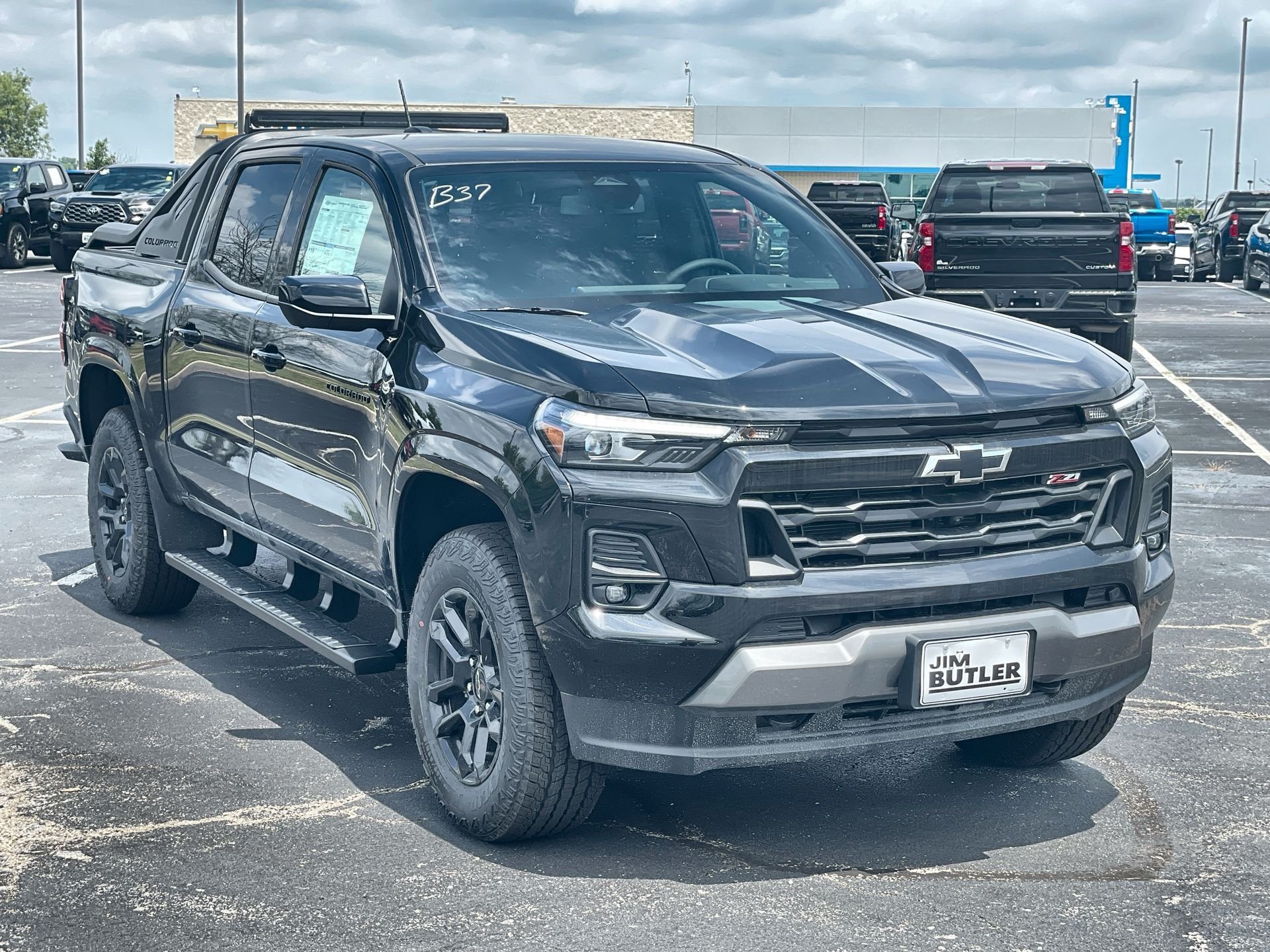 New 2025 Black Chevrolet Z71 image 37