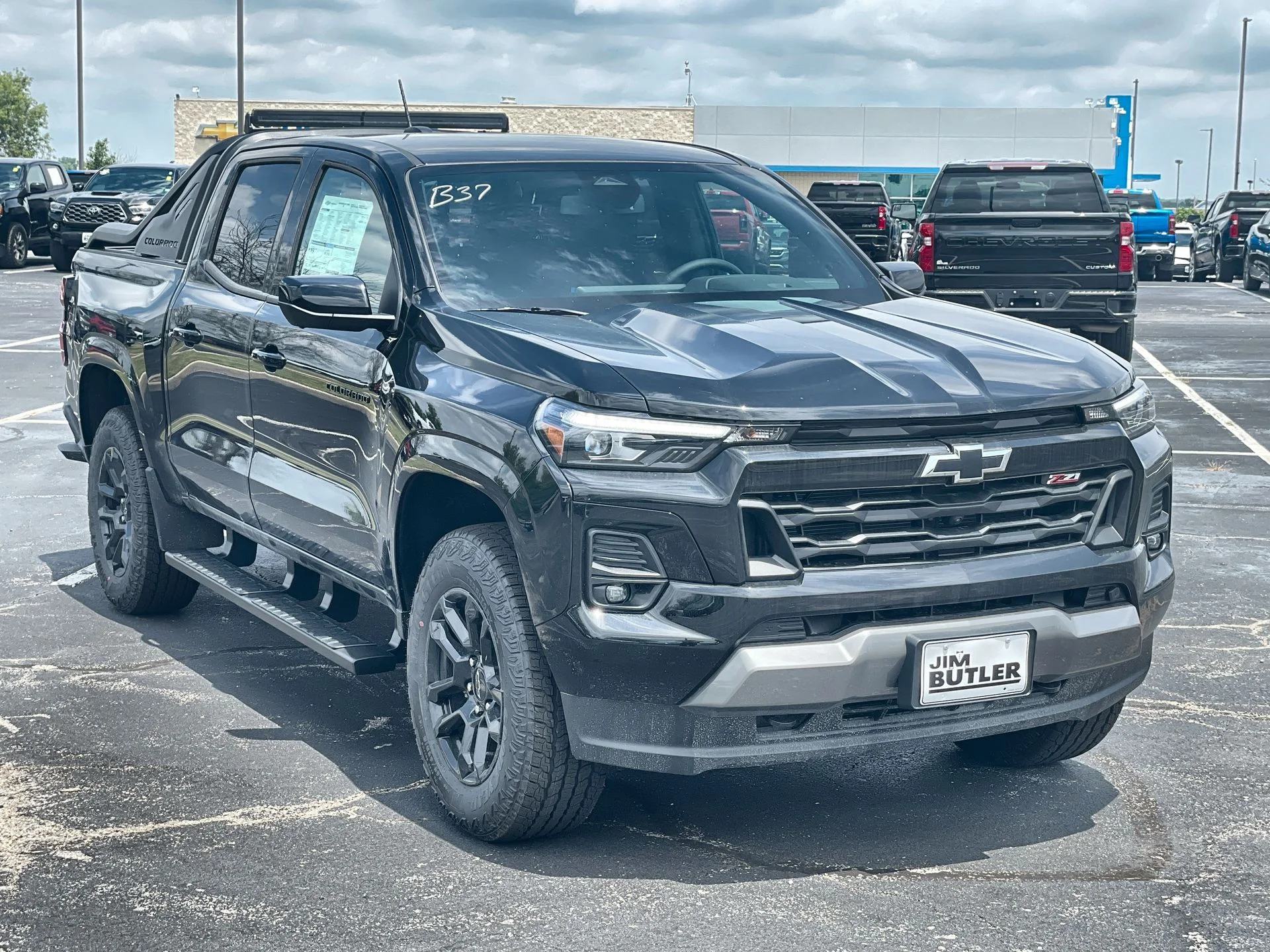 New 2025 Black Chevrolet Z71 image 37
