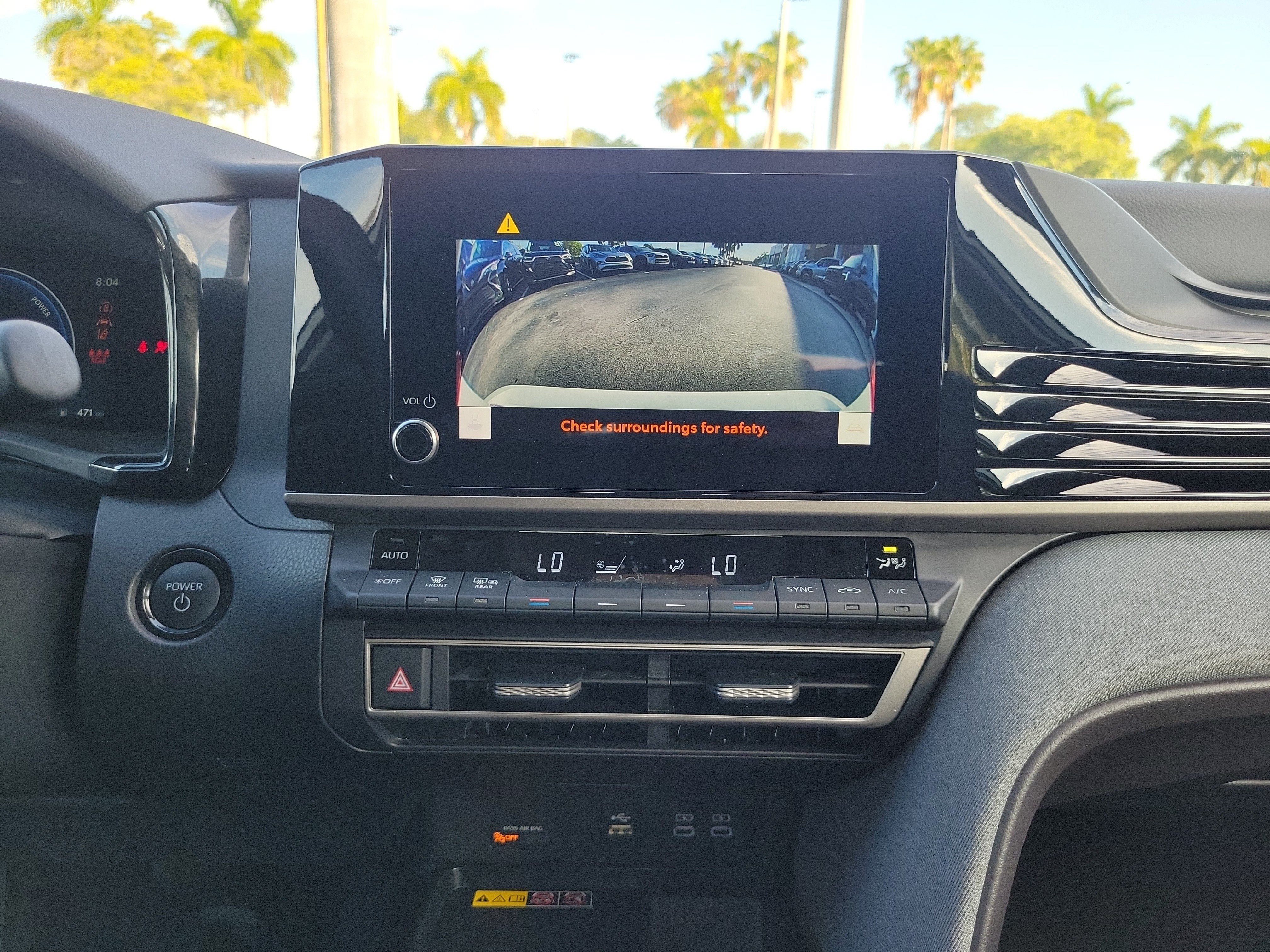 Used 2025 Ice Toyota LE image 20