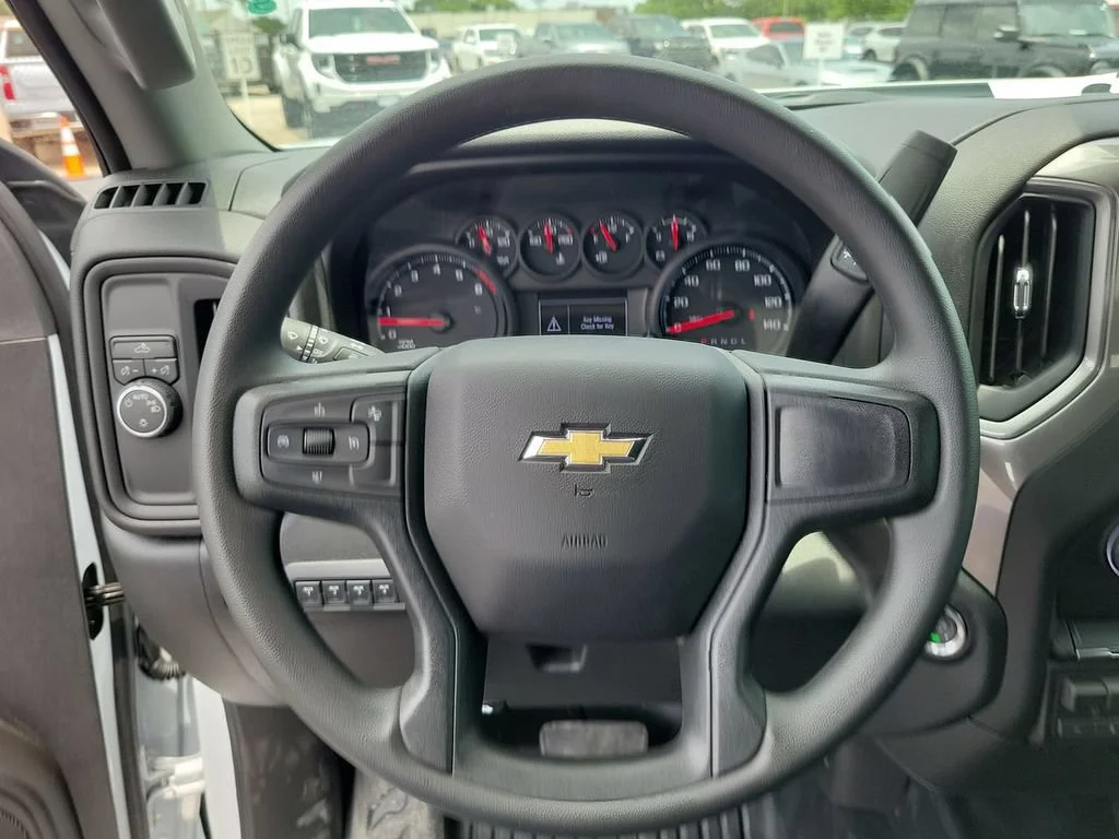 New 2026 Summit White Chevrolet WT image 22
