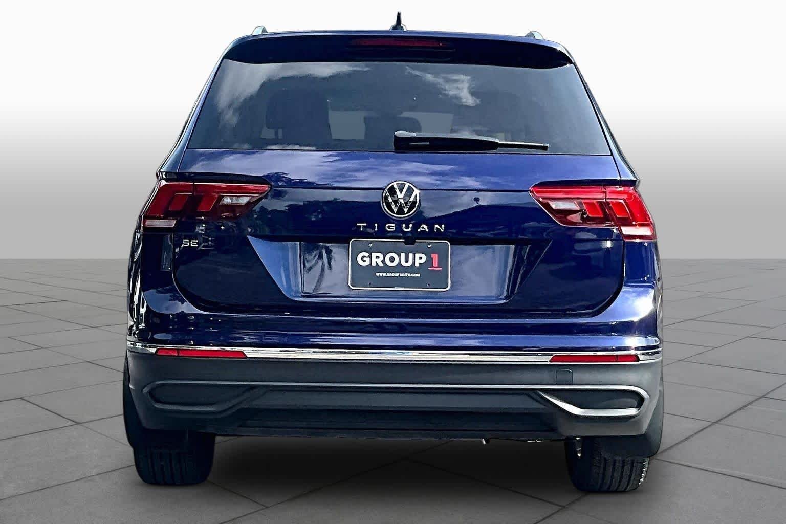 Certified Used 2024 Atlantic Blue Metallic Volkswagen SE image 5