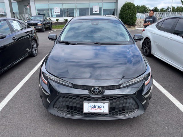 Used 2022 Black Toyota LE image 2