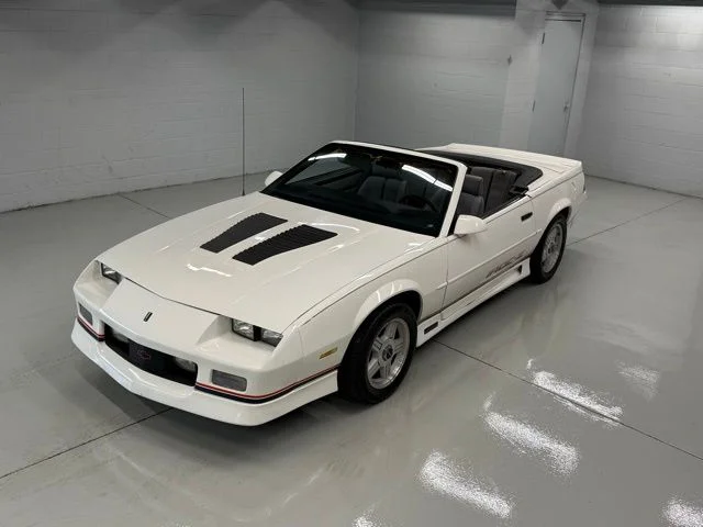 Used 1990  Chevrolet RS image 4