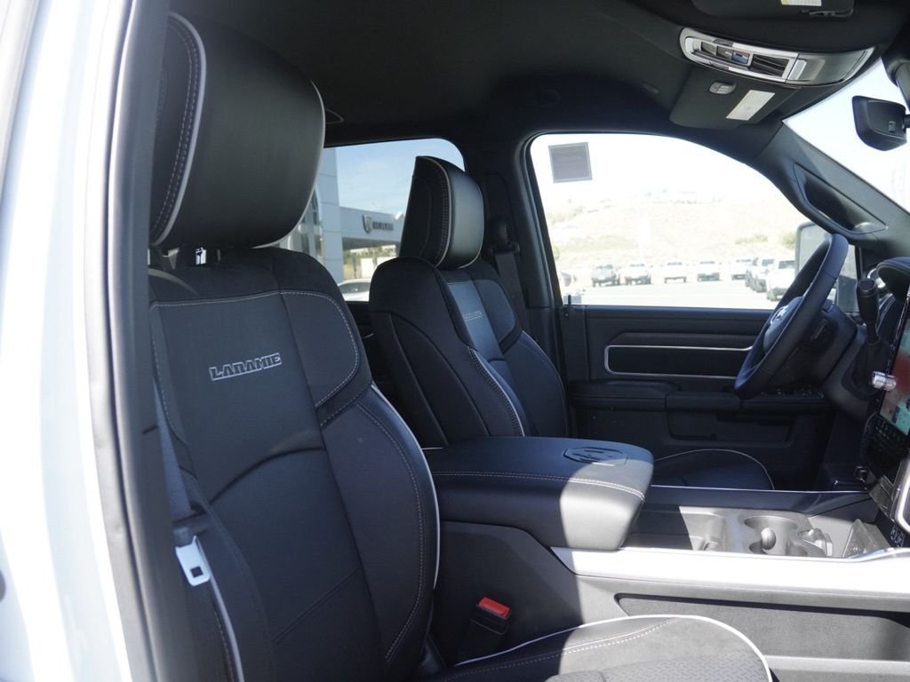 New 2026 Bright White Clear-Coat Exterior Paint RAM Laramie image 21