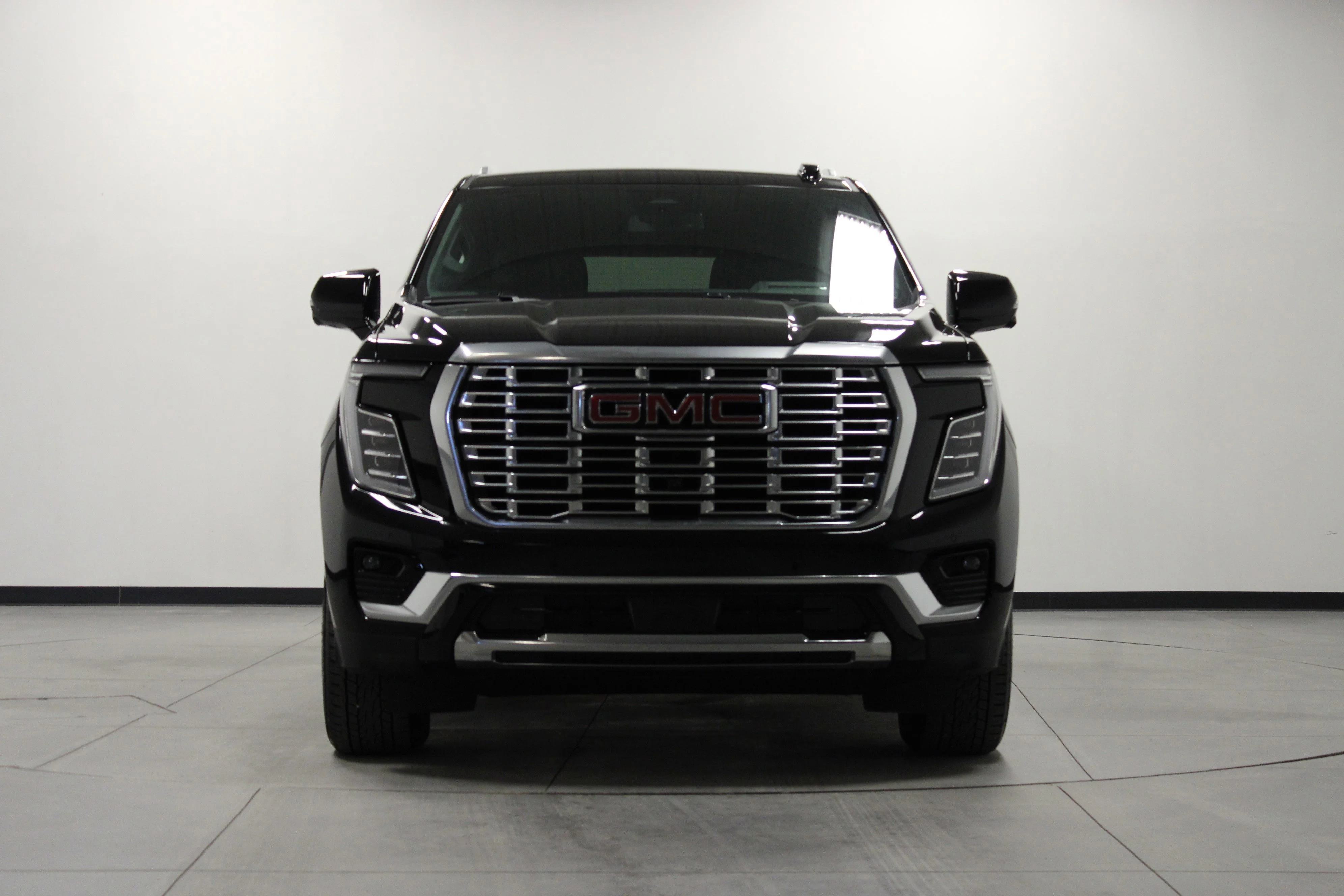Used 2025 Onyx Black GMC Denali image 9