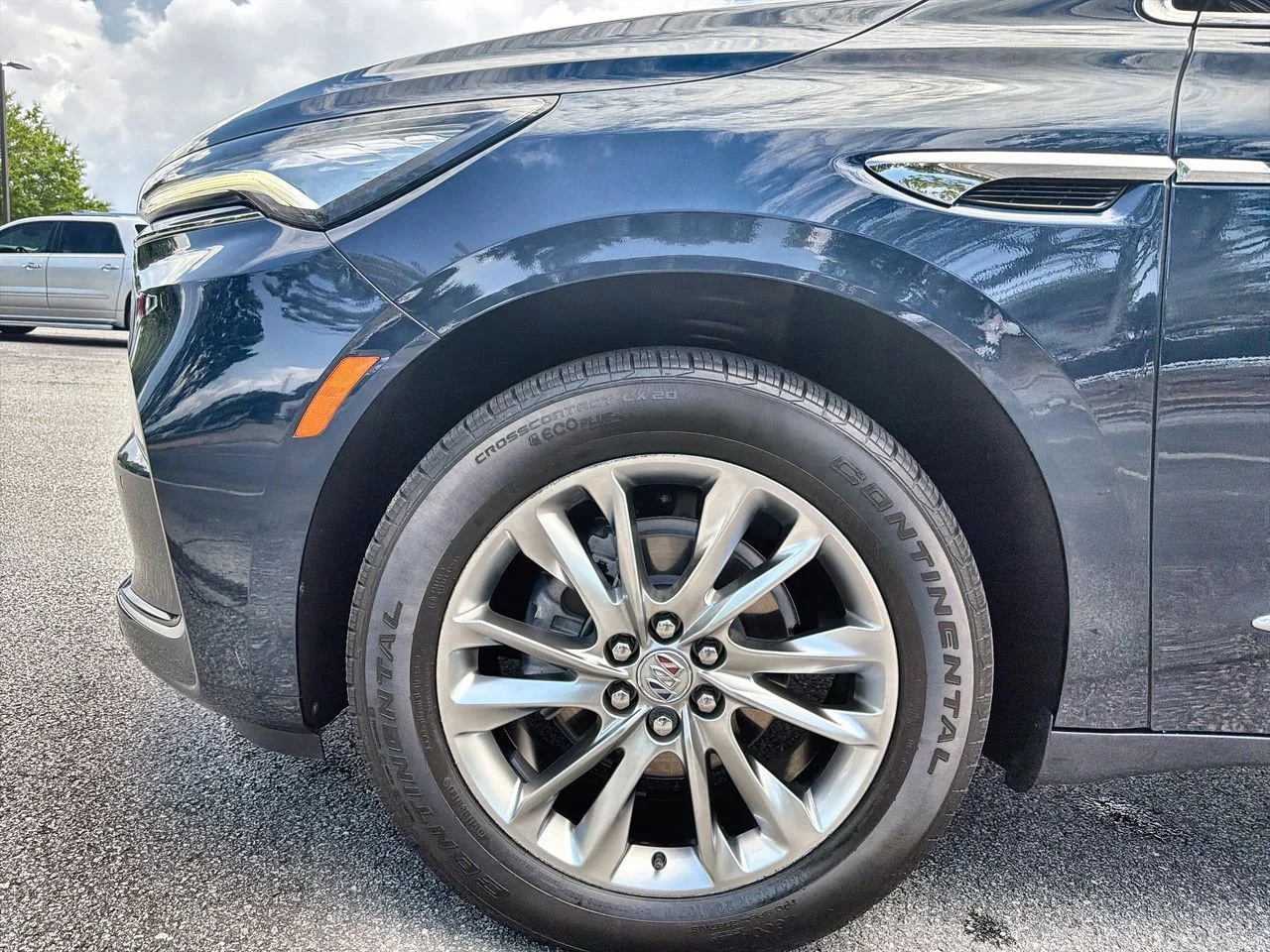Used 2023 Emperor Blue Metallic Buick Avenir image 28