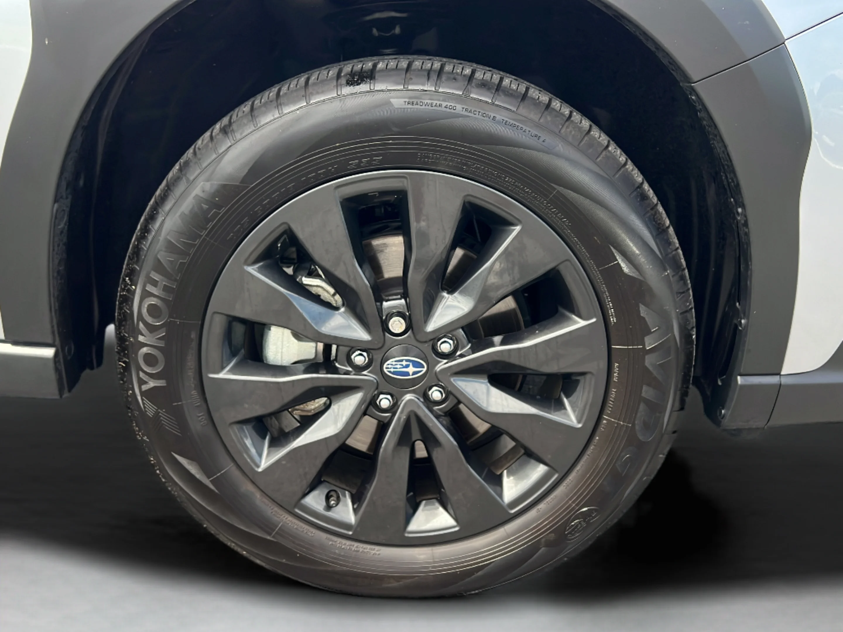 Used 2025 Ice Silver Metallic Subaru Onyx Edition image 28