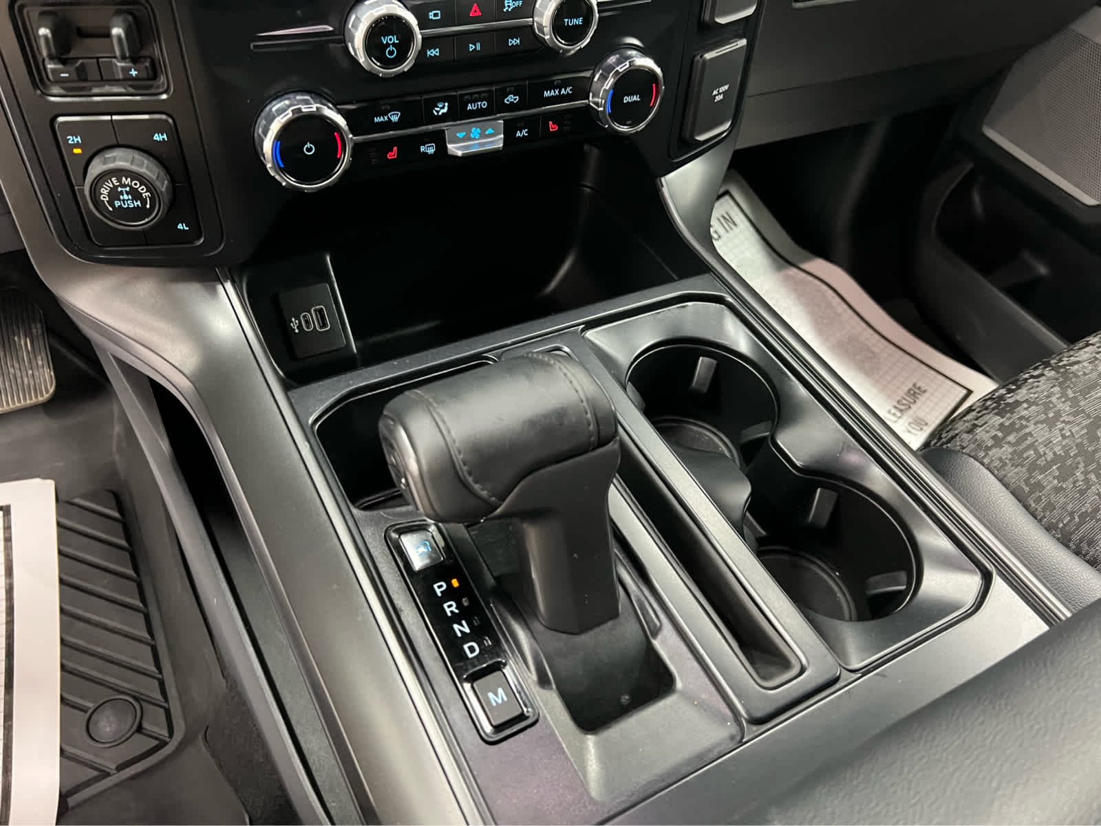 Used 2025 Oxford White Ford Tremor image 21