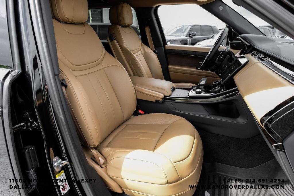 Used 2023 Black Land Rover SE image 33