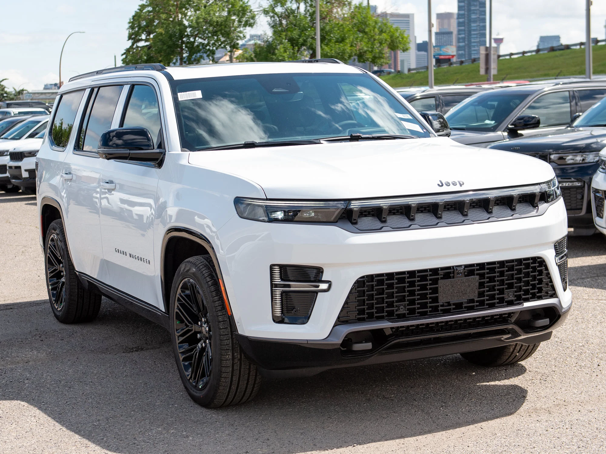 New 2026 White Jeep Limited Reserve* image 7