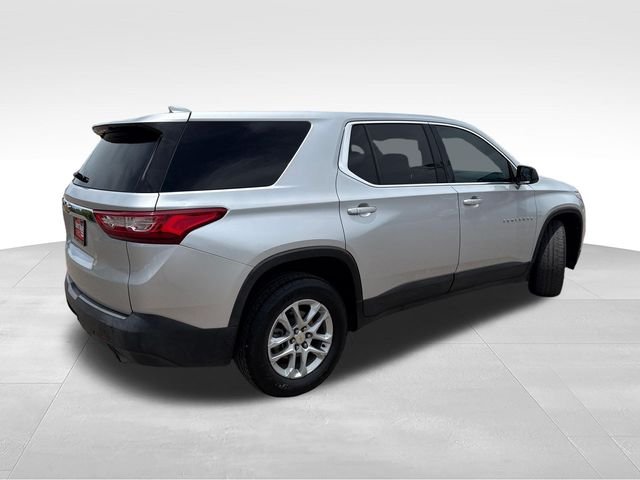Used 2018 Silver Chevrolet LS image 7