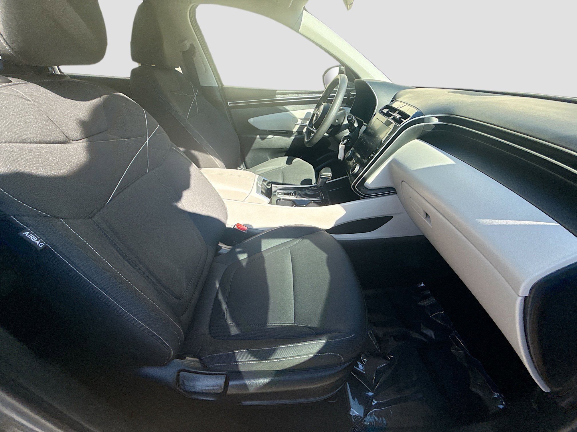 Used 2024 Hampton Gray Hyundai SE image 28