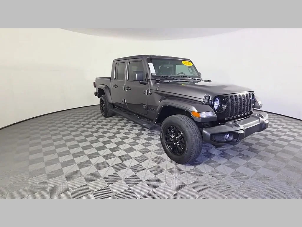 Used 2022 Granite Crystal Metallic Clearcoat Jeep Altitude image 53