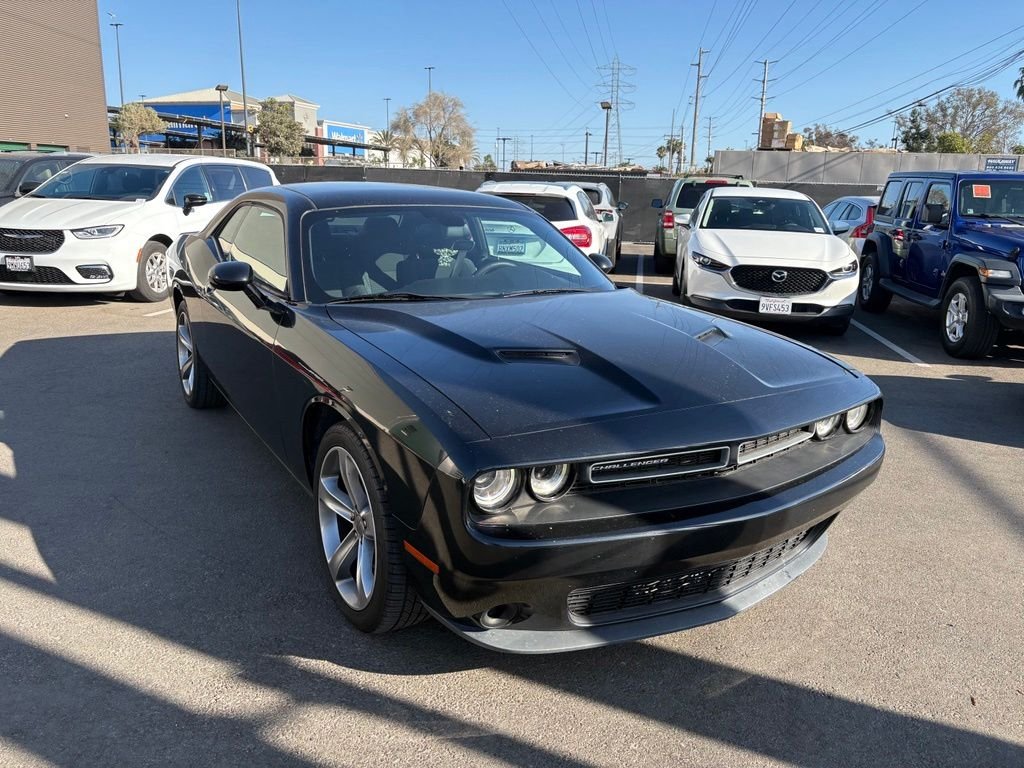 Used 2015 Pitch Black Clearcoat Dodge SXT image 5