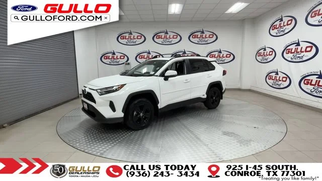 Used 2025 Ice Toyota XLE image 4