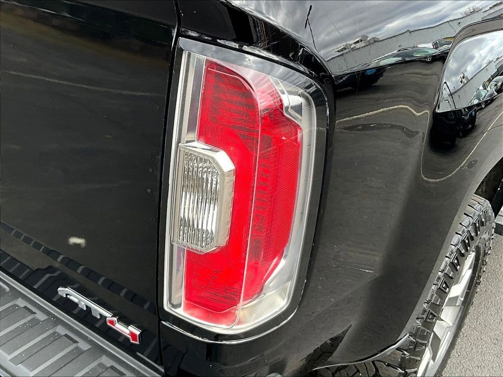 Used 2022 Black GMC AT4 w/Cloth image 33