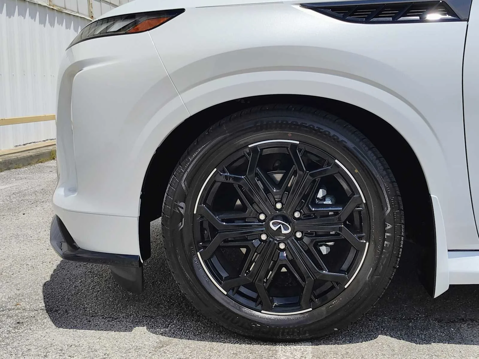 New 2026 RADIANT WHITE INFINITI Sport 4WD image 9