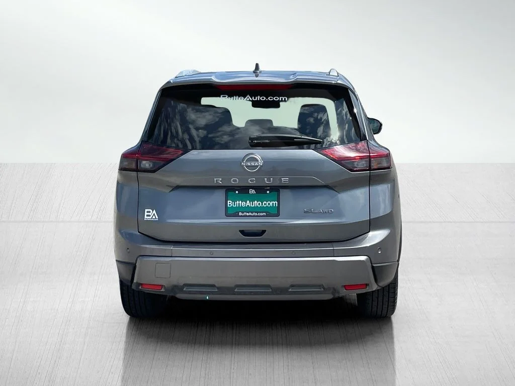 Used 2026 Gun Metallic Nissan SL image 4