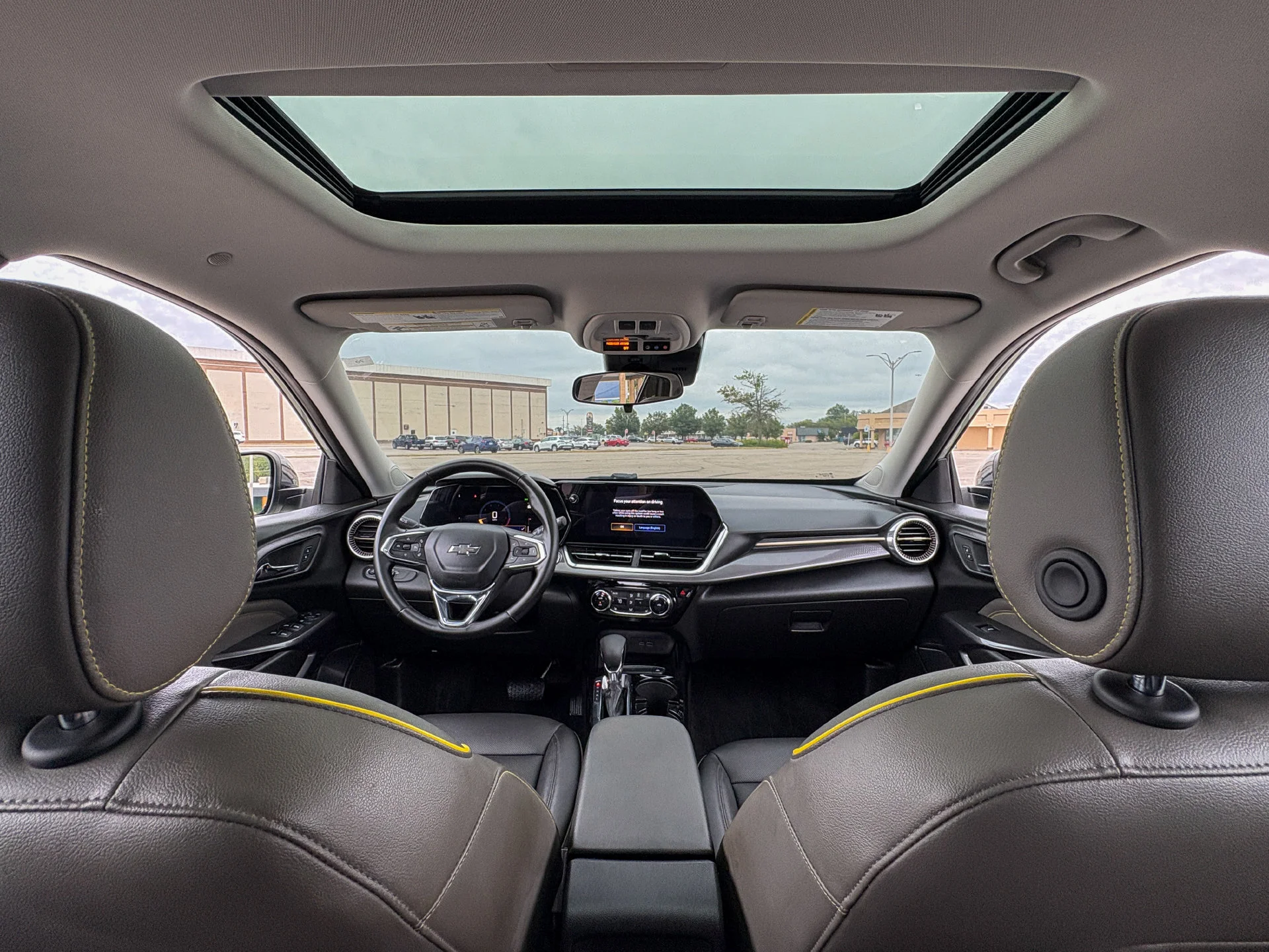 Used 2024 Green Chevrolet ACTIV image 2