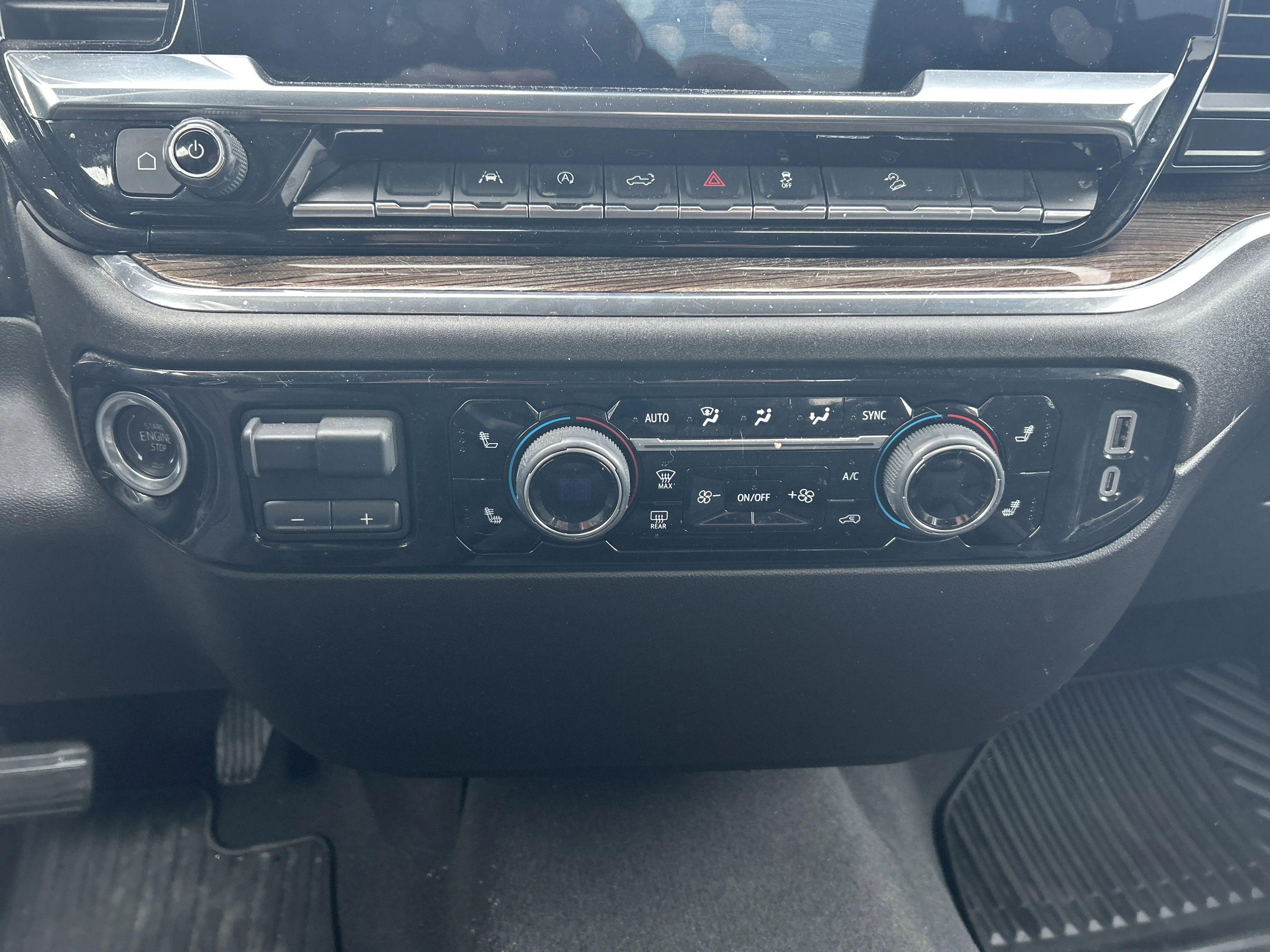 Used 2025 Black Chevrolet LT image 12