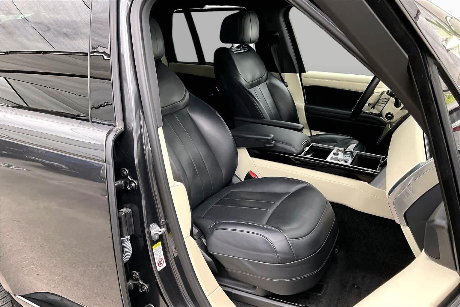 Used 2023 Carpathian Grey Premium Metallic Land Rover SE image 9