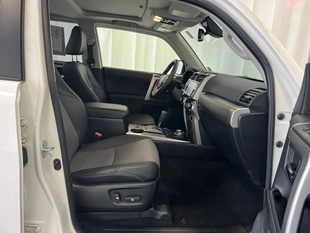 Used 2021 White Toyota SR5 Premium image 22