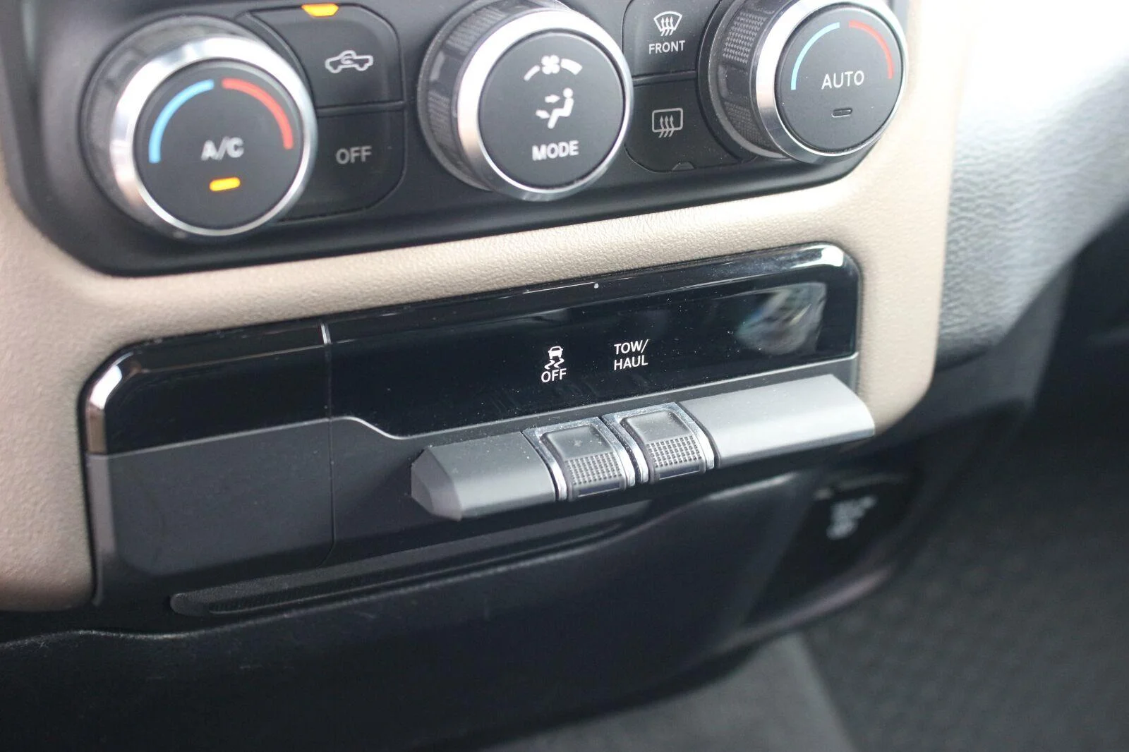 Used 2020 White Ram Laramie image 30