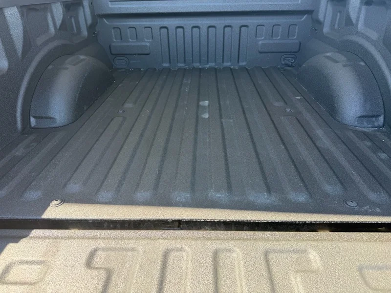 Used 2021 Agate Black Metal Ford XL image 30