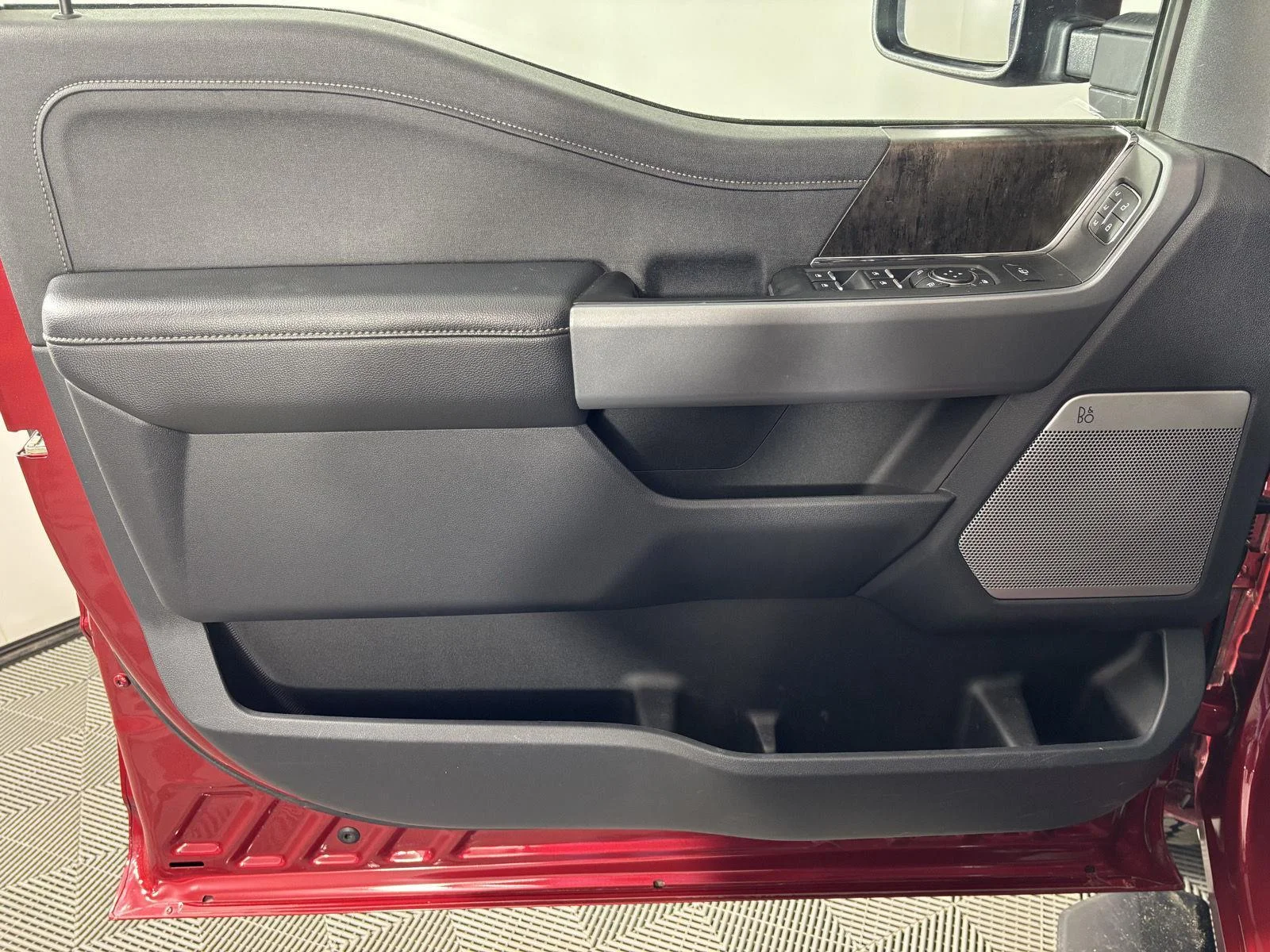 Used 2024 Rapid Red Metallic Tinted Clearcoat Ford LARIAT image 14