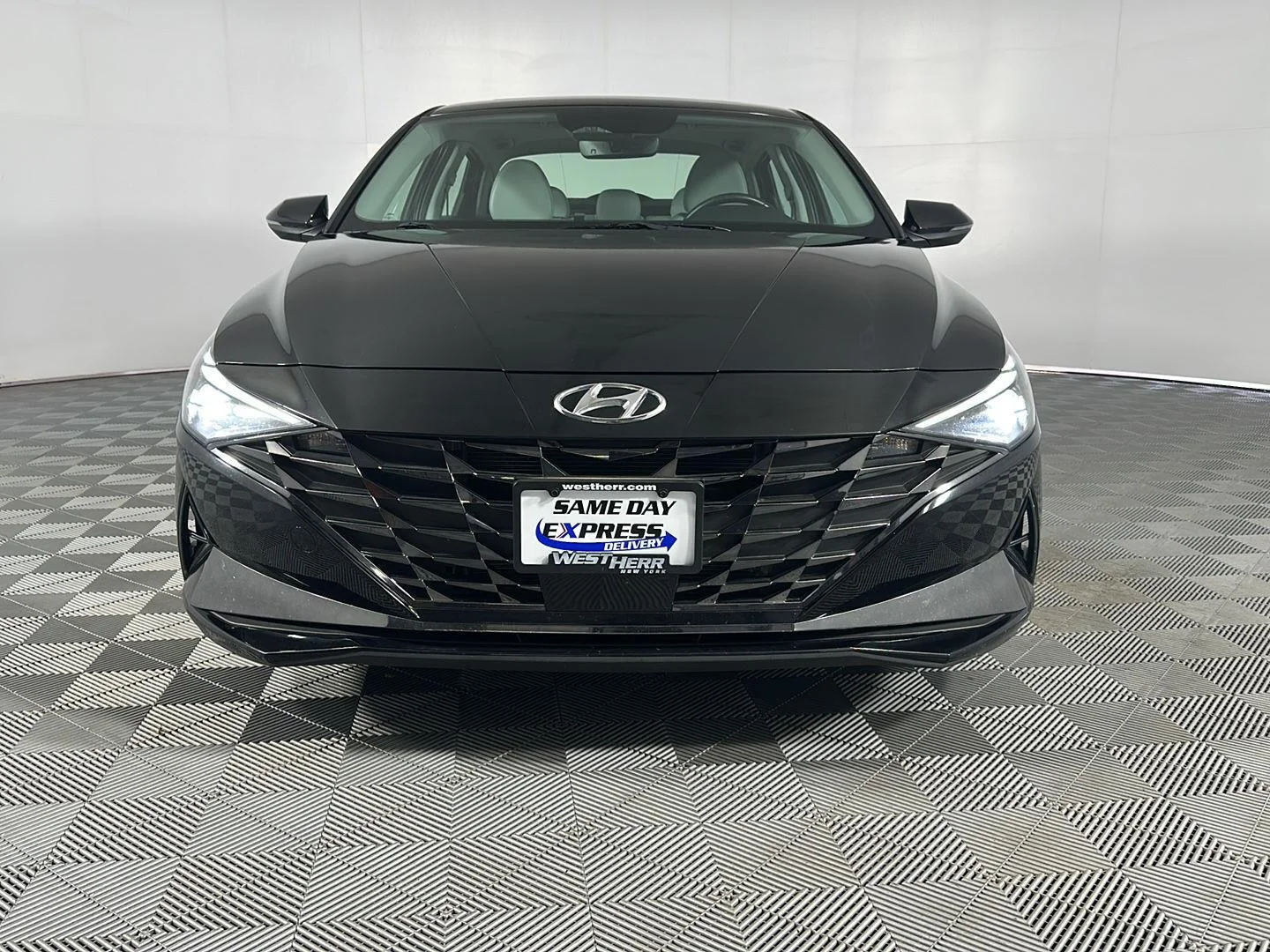Used 2023 Onyx Black Hyundai Limited image 2