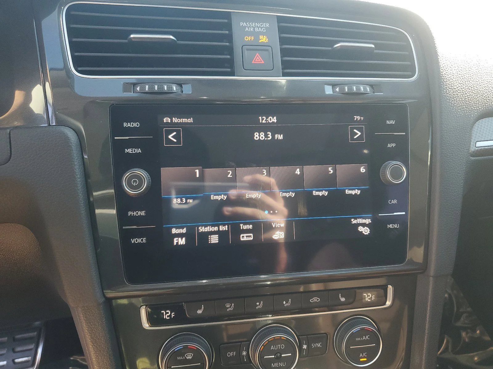 Used 2019  Volkswagen S image 20