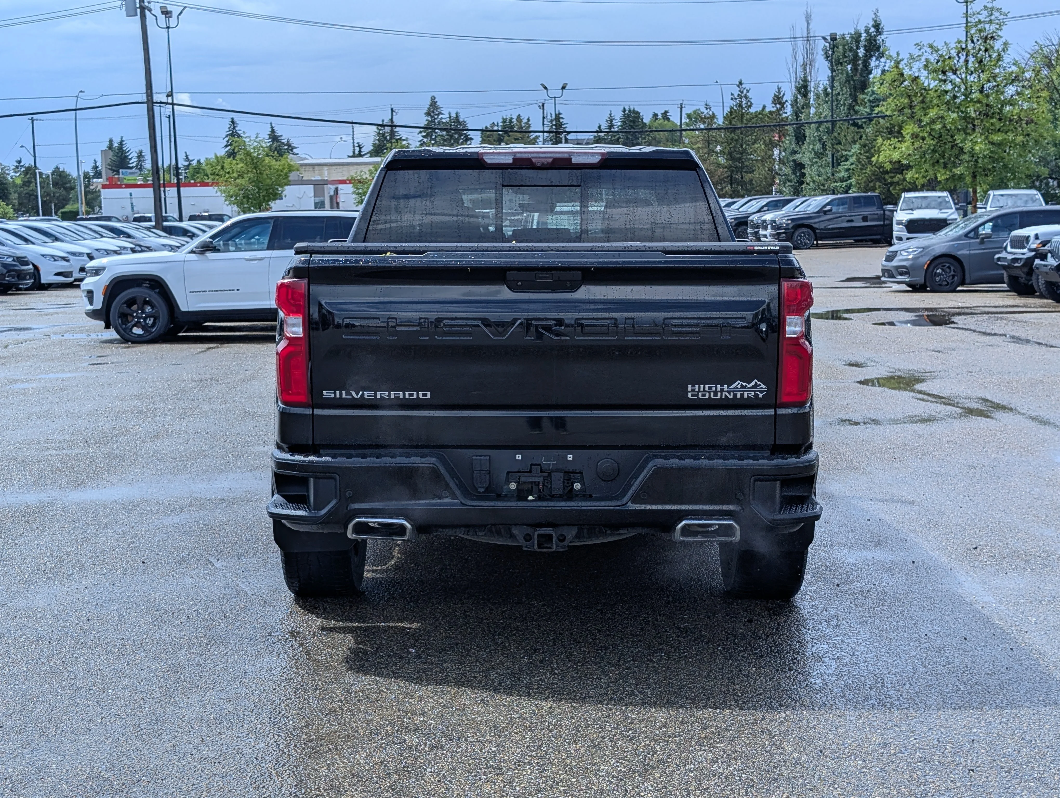 Used 2020 Black Chevrolet High Country image 5