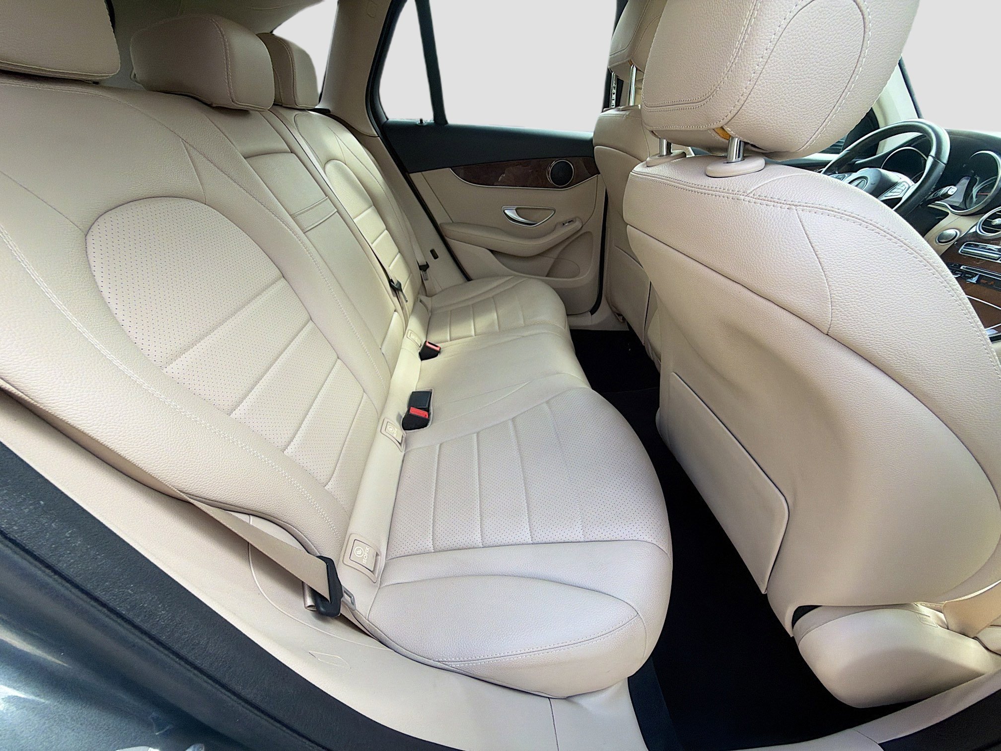 Used 2019 Selenite Gray Metallic Mercedes-Benz GLC 300 image 26