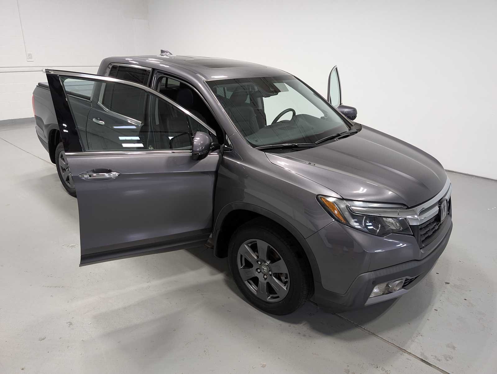 Used 2020 Modern Steel Metallic Honda RTL-E image 15